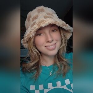 The Snug Aura Bucket Hat - Desert Cloud